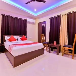 Oyo 16605 Royal Front Hotel